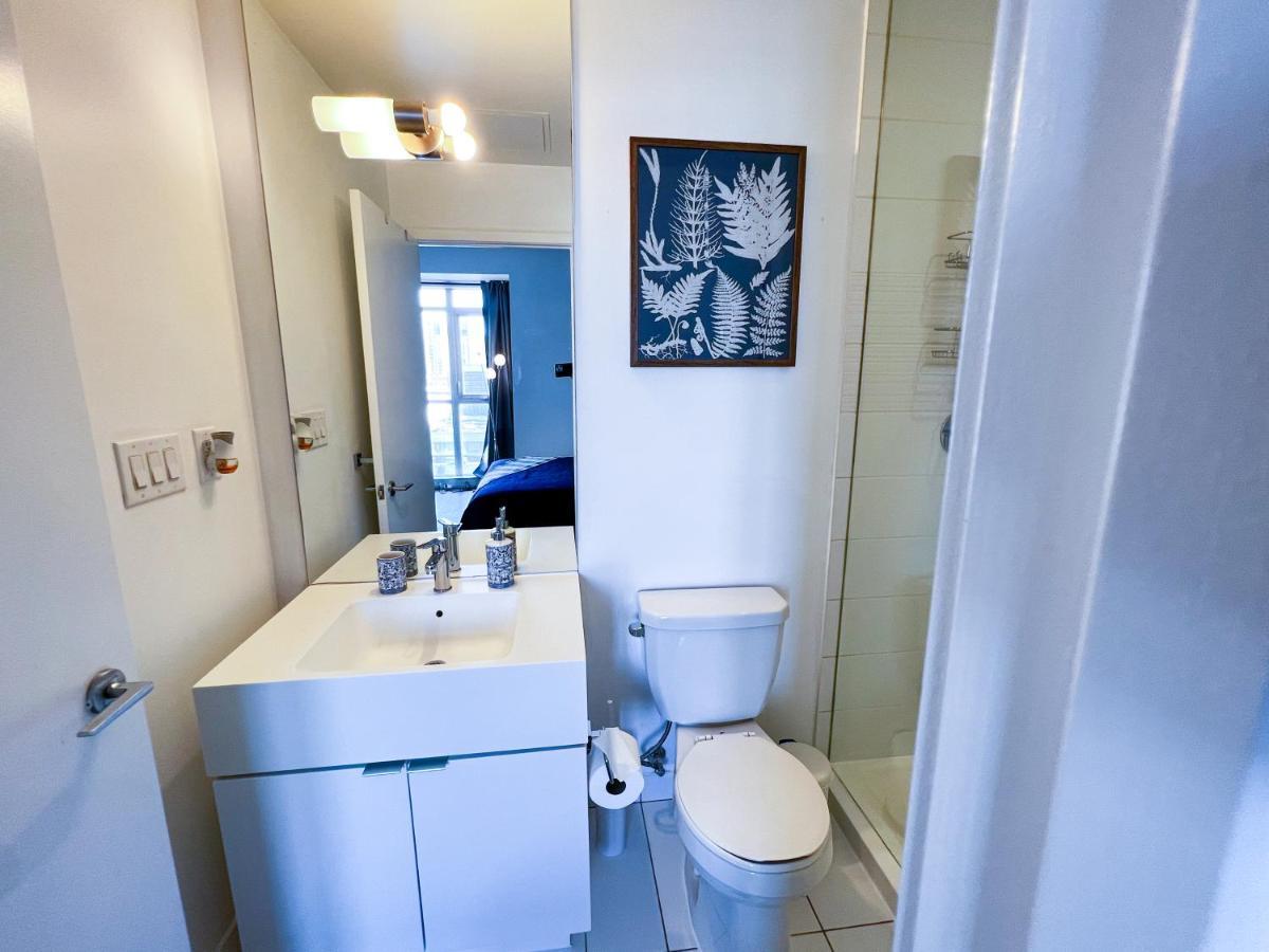 Apartment Simply Comfort. Elegant Dan Lecki Toronto
